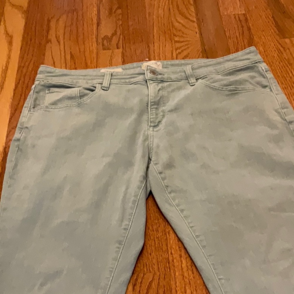 Universal Thread~Pale Green Jeans~๐ - Picture 3 of 8